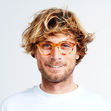 Load image into Gallery viewer, Williamsburg Light Havana Man

