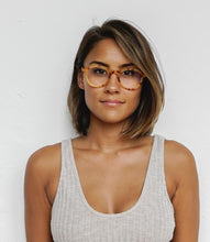 Load image into Gallery viewer, Williamsburg Black Woman
