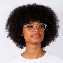 Load image into Gallery viewer, Chamberí Bright Sky Woman
